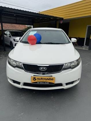 KIA CERATO 1.6 E.222 SEDAN 16V GASOLINA 4P AUTOMÁTICO